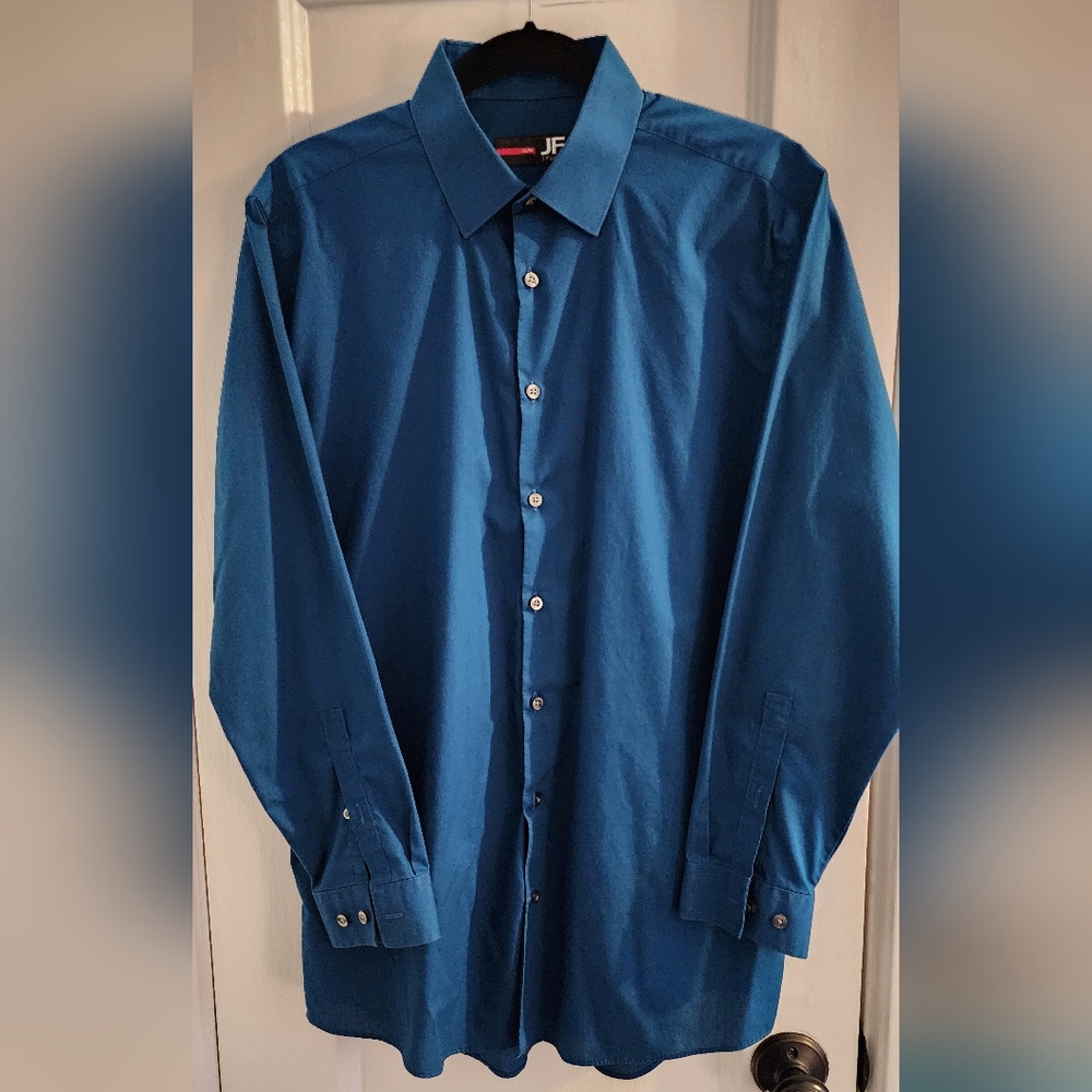 J. Ferrar long-sleeve blue button-down, large